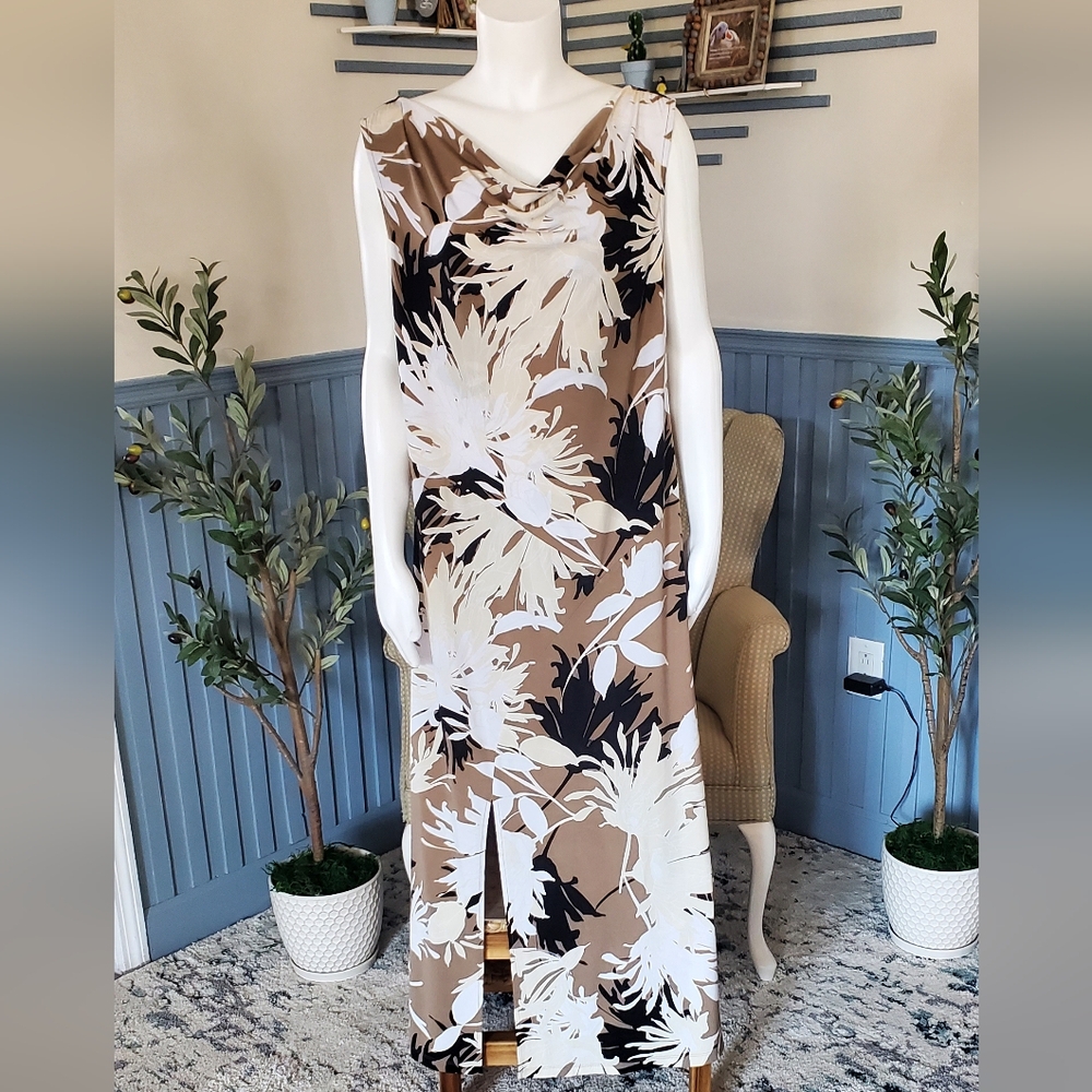 Skye's The Limit Floral Sleeveless Maxi Dress in Brown and White. Large. - Picture 6 of 13